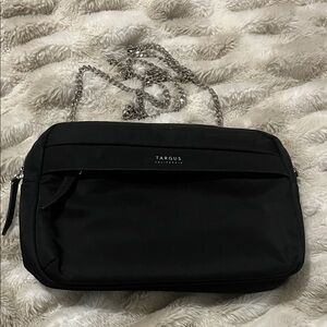 Targus Black Bag with Silver Chain